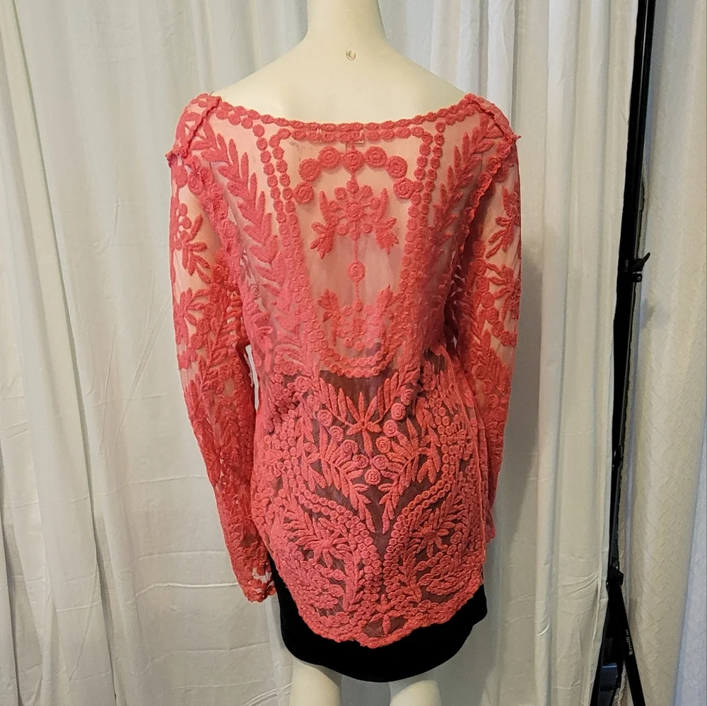Coral Lace Long‎ Sleeve Top